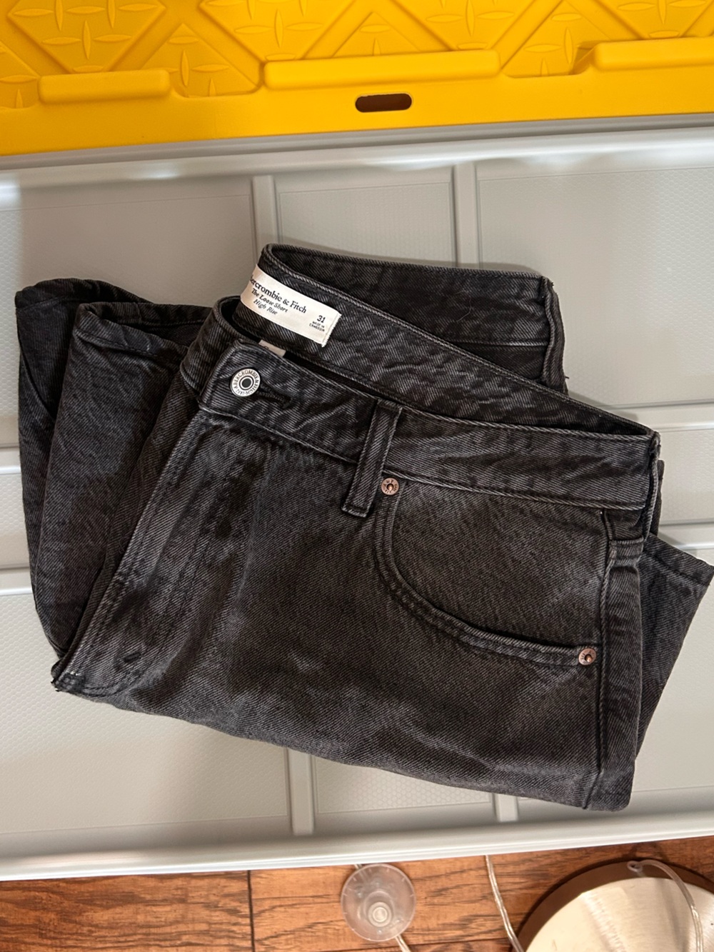 A&F The Loose Short High Rise Jean Short Curve Love